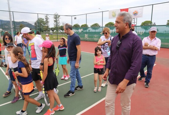 Arhavi’de 8-9-10 Yaş Tenis Yaz Kupası Başladı