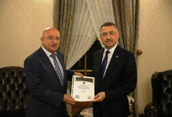 TGC Kağıt Krizi Raporu’nu Cumhurbaşkanlığı’na Sundu Artvin Gazeteciler Cemiyeti’nin de üyesi olduğu Türkiye Gazeteciler Cemiyeti, Kağıt Krizi Raporu’nu Cumhurbaşkanlığı’na Sundu