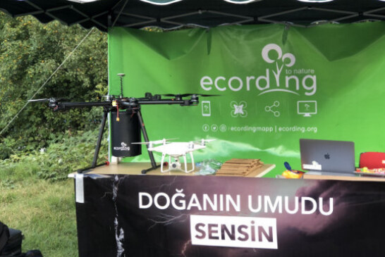 Hemşehrimiz Mühendis Mert Karslıoğlu Geliştirdiği Proje ile Artvin’i Gururlandırdı Hemşehrimiz Mühendis Mert Karslıoğlu’ndan Yeşil Proje: Tohum Atan Drone