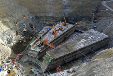 Yusufeli Barajı Gövde Betonu Dökülmesi Çalışmaları Devam Ediyor DSİ Çoruh Projeleri 26. Bölge Müdürlüğünce inşa edilmekte olan Yusufeli Barajı ve HES Projesinde Baraj Gövde Betonu dökülmesi çalışmaları devam ediyor.