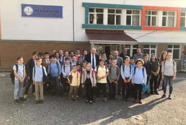 Vali Doğanay, Borçka’da Köy Okulunu Ziyaret Etti