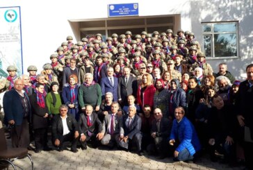 Ahmet Külekçi’ye Tuğgeneral Hüseyin Hîlmi Atabay’dan Plaket! İçişleri Bakanlığı Kardeş Şehirler Projesi Koordinatörü hemşerimiz Ahmet Külekçi’ye Siirt İl Jandarma Komutanlığı Tuğgeneral Hüseyin Hîlmi Atabay’dan Plaket!