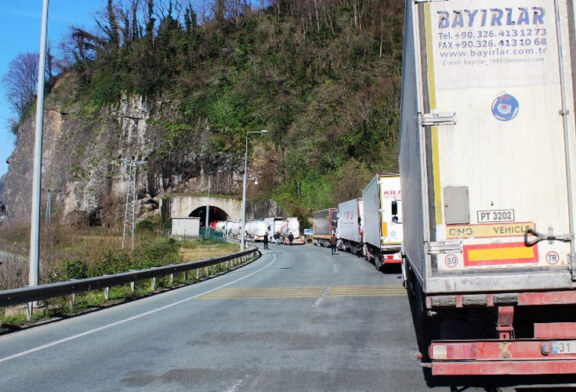 Kemalpaşa Kaymakamlığı’ndan Tır Kuyruğu Açıklaması